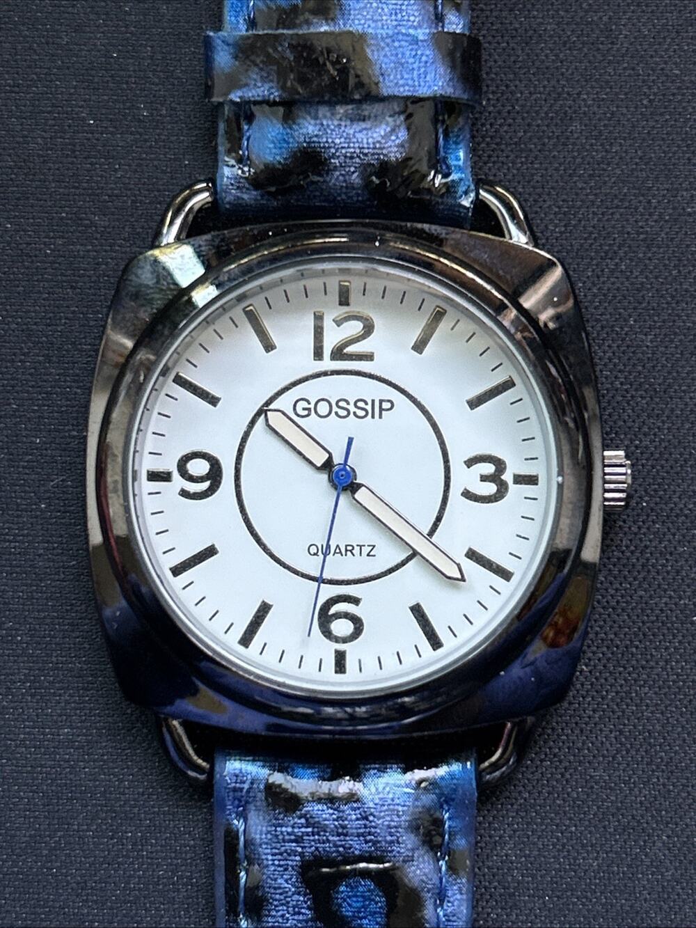 Gossip Black Case Blue Cheetah Print Band Women’s Quartz Watch